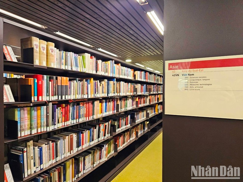 Espacio de libros, periódicos y materiales investigativos sobre Vietnam en la biblioteca de Bulac. (Foto: MINH DUY) Espacio de libros, periódicos y materiales investigativos sobre Vietnam en la biblioteca de Bulac. (Foto: MINH DUY)