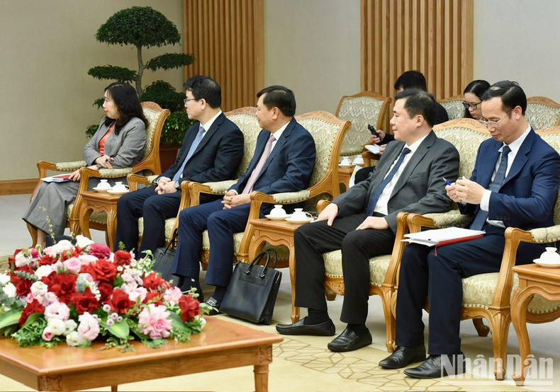 Representantes de los ministerios y sectores vietnamitas. Representantes de los ministerios y sectores vietnamitas.