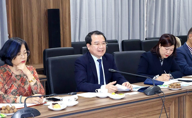 Ha Van Sieu, subjefe de la Agencia Nacional de Turismo de Vietnam, subraya que los ciudadanos japoneses están entre los beneficiados por la política de exención de visado de Vietnam. Ha Van Sieu, subjefe de la Agencia Nacional de Turismo de Vietnam, subraya que los ciudadanos japoneses están entre los beneficiados por la política de exención de visado de Vietnam.