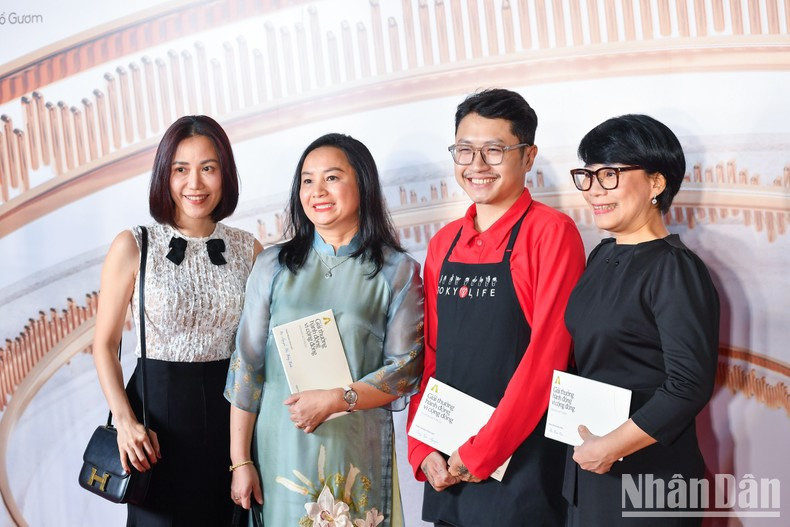 Miembros del proyecto Ángel. Miembros del proyecto Ángel.