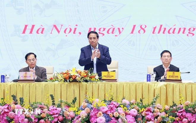 El primer ministro de Vietnam, Pham Minh Chinh, preside la primera reunión del Comité Directivo sobre el desarrollo de ciencia, tecnología, innovación, transformación digital y el Proyecto 06 del Gobierno. (Foto: VNA)