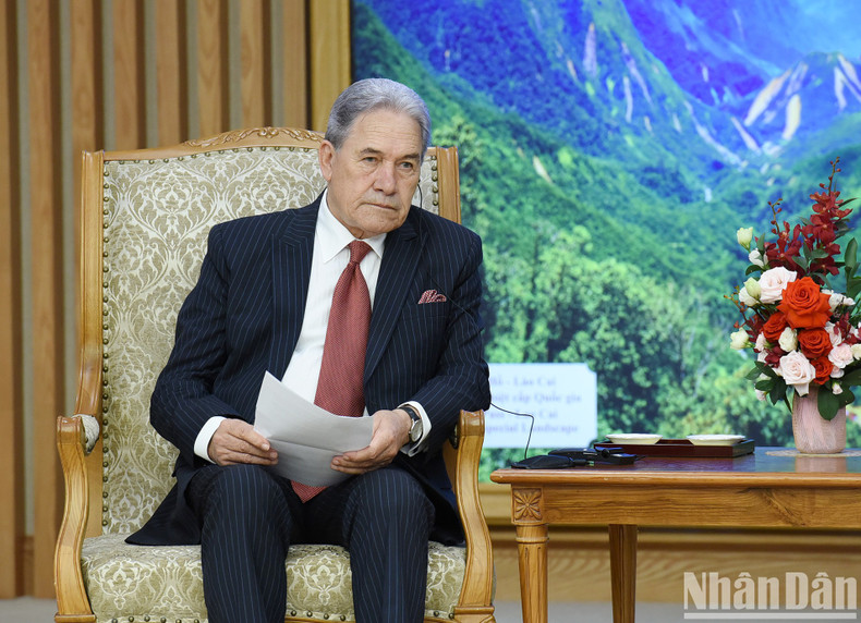 El viceprimer ministro y canciller de Nueva Zelanda, Winston Peters, interviene en el acto.