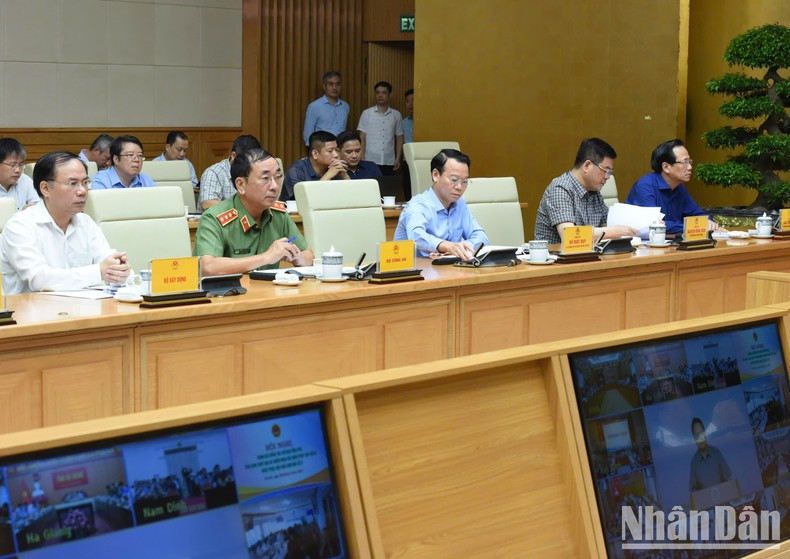 Líderes de ministerios, departamentos y sectores en el evento.