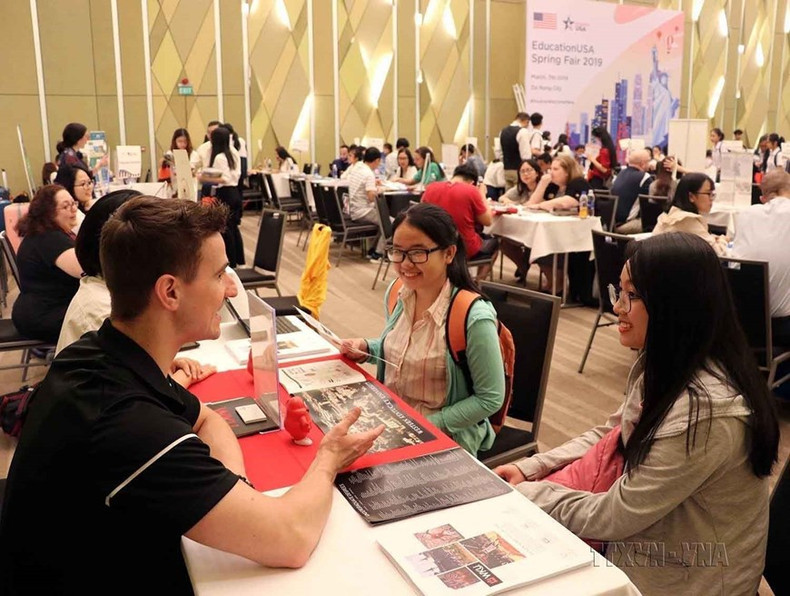 La exposición EducationUSA Spring Fair 2019 atrajo a representantes de 50 universidades y colegios de Estados Unidos en Ciudad Ho Chi Minh (Da Nang, el 7 de marzo de 2019). (Fotografía: VNA) La exposición EducationUSA Spring Fair 2019 atrajo a representantes de 50 universidades y colegios de Estados Unidos en Ciudad Ho Chi Minh (Da Nang, el 7 de marzo de 2019). (Fotografía: VNA)