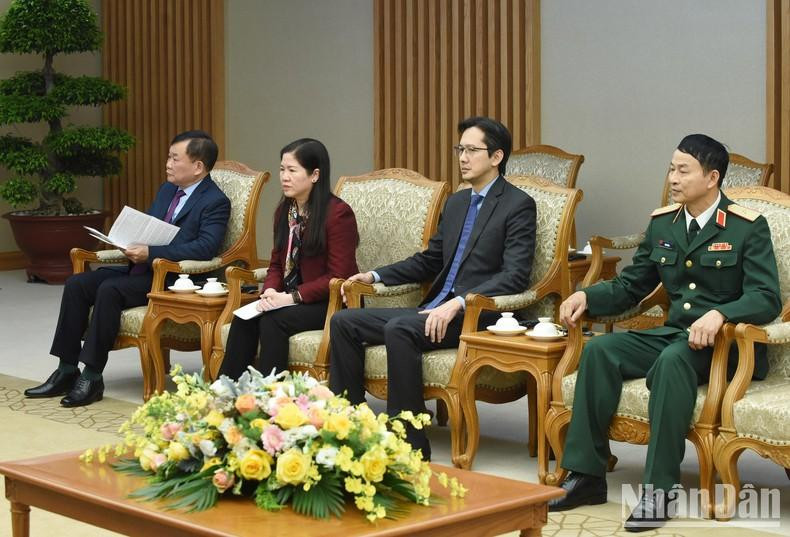Representantes de los ministerios, departamentos y sectores vietnamitas. Representantes de los ministerios, departamentos y sectores vietnamitas.