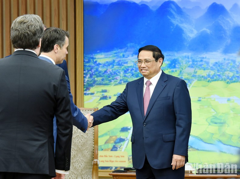 El jefe de Gobierno recibe a miembros de la delegación estadounidense. El jefe de Gobierno recibe a miembros de la delegación estadounidense.