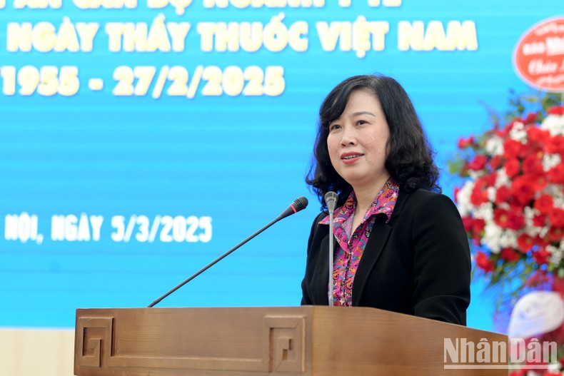 La miembro del Comité Central del Partido y ministra de Salud Pública, Dao Hong Lan, da palabras. (Fotografía: The Dai) La miembro del Comité Central del Partido y ministra de Salud Pública, Dao Hong Lan, da palabras. (Fotografía: The Dai)