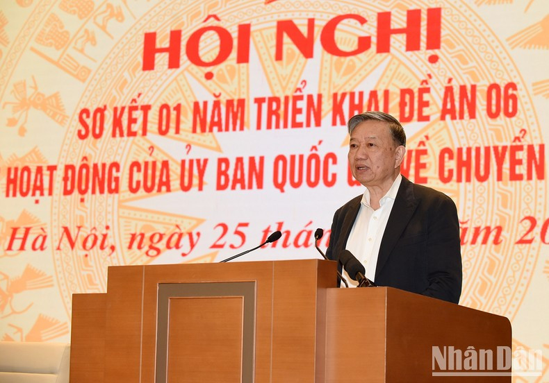 El ministro de Seguridad Pública, To Lam.