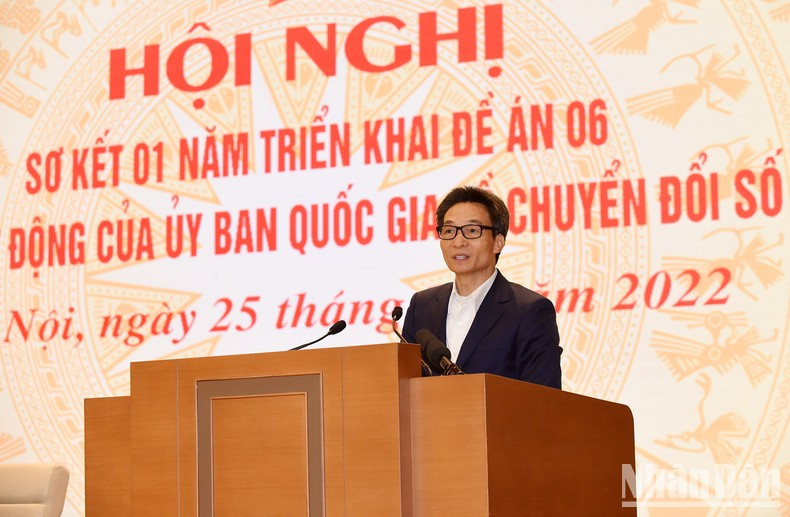 El vice primer ministro y vicepresidente permanente del Comité Nacional de Transformación Digital, Vu Duc Dam.
