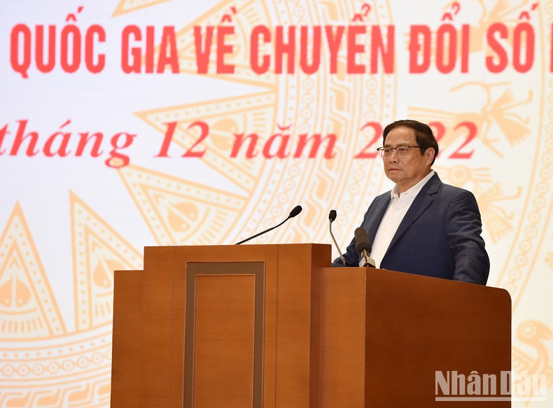 Según el jefe de Gobierno, se prevén para 2030 oportunidades entrelazadas con dificultades, y esas últimas serán cada vez más espinosas. La transformación digital es una tarea urgente del país y requiere la determinación, los enormes esfuerzos, las acciones drásticas y el enfoque en algunos temas clave.