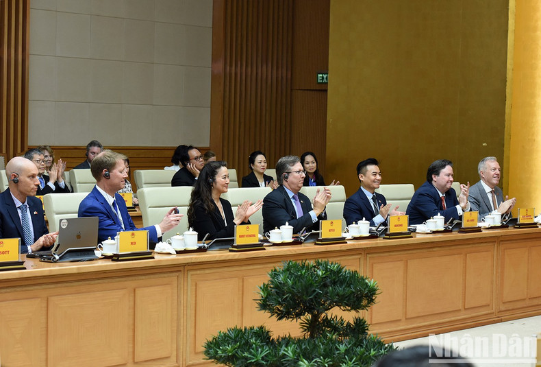 Representantes de corporaciones líderes del país norteamericano. Representantes de corporaciones líderes del país norteamericano.