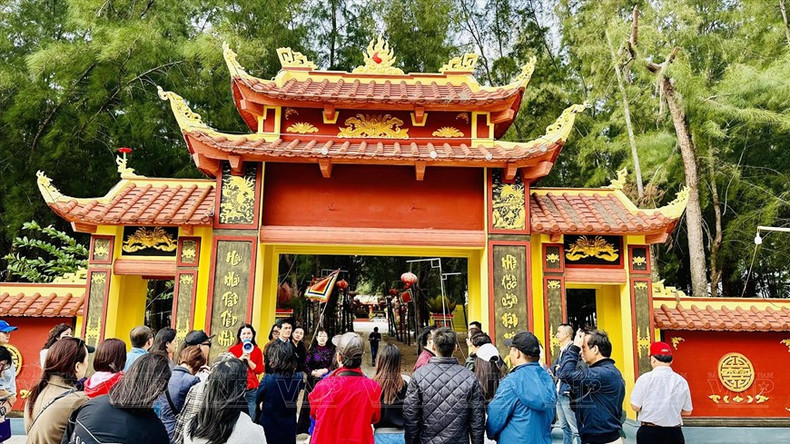 Una pagoda en Con Den. Una pagoda en Con Den.