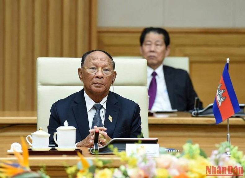 Samdech Heng Samrin felicitó los logros que el Gobierno y el pueblo de Vietnam consiguieron bajo la sabia dirección del Partido Comunista en los últimos tiempos.