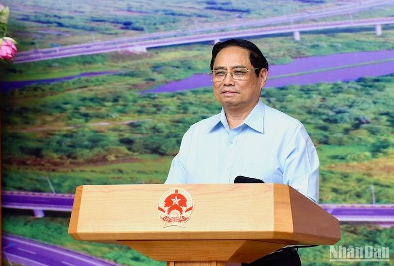El primer ministro de Vietnam, Pham Minh Chinh, también jefe del Comité, conduce la reunión.