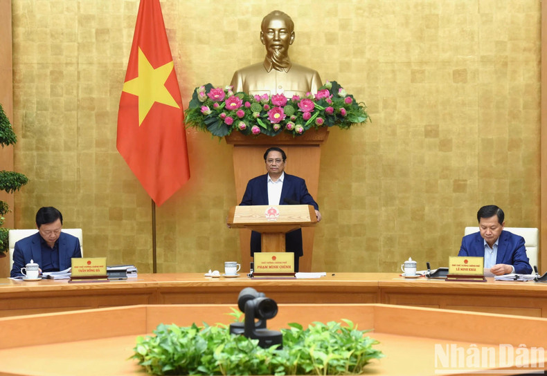 El premier Pham Minh Chinh preside la reunión.