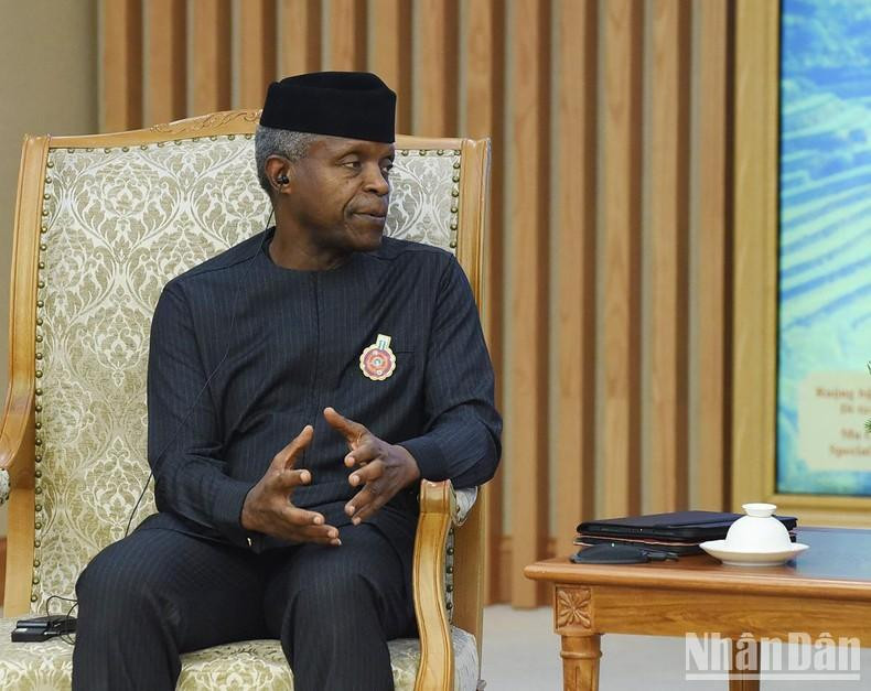 El dirigente nigeriano da sus palabras. El dirigente nigeriano da sus palabras.