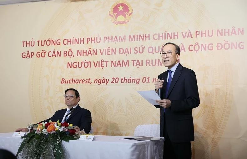 El embajador de Vietnam en Rumania, Do Duc Thanh, da cuenta de la comunidad conciudadana asentada allí. El embajador de Vietnam en Rumania, Do Duc Thanh, da cuenta de la comunidad conciudadana asentada allí.