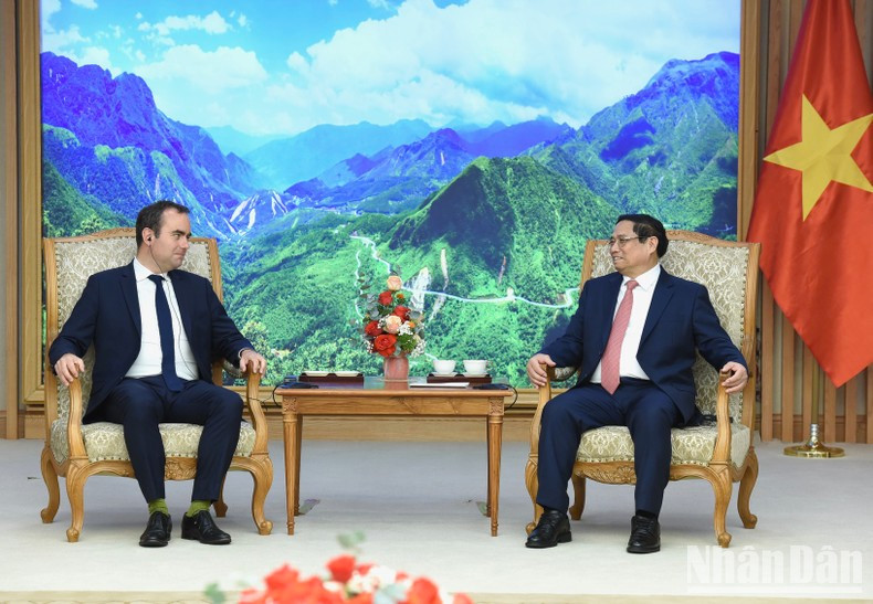 Escena de la reunión. Escena de la reunión.