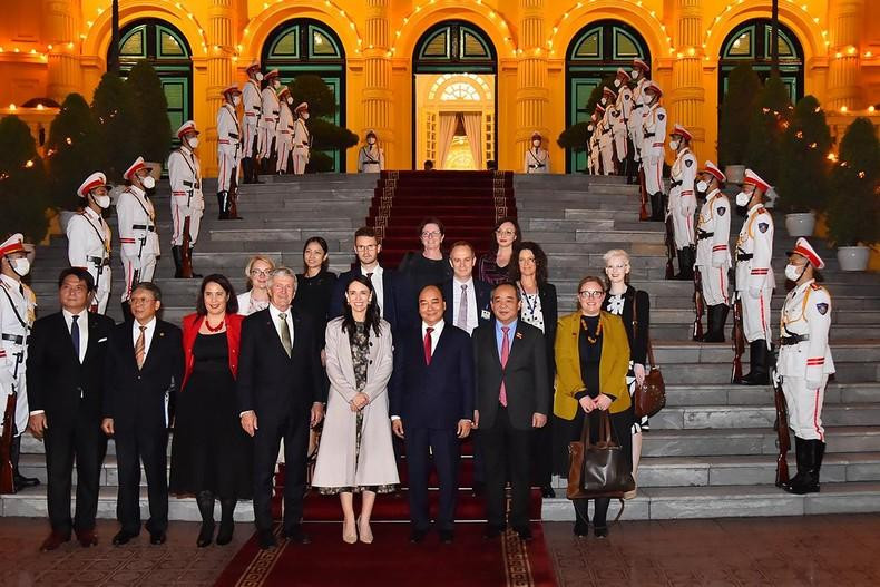 La reunión tuvo lugar en el Palacio Presidencial. La reunión tuvo lugar en el Palacio Presidencial.