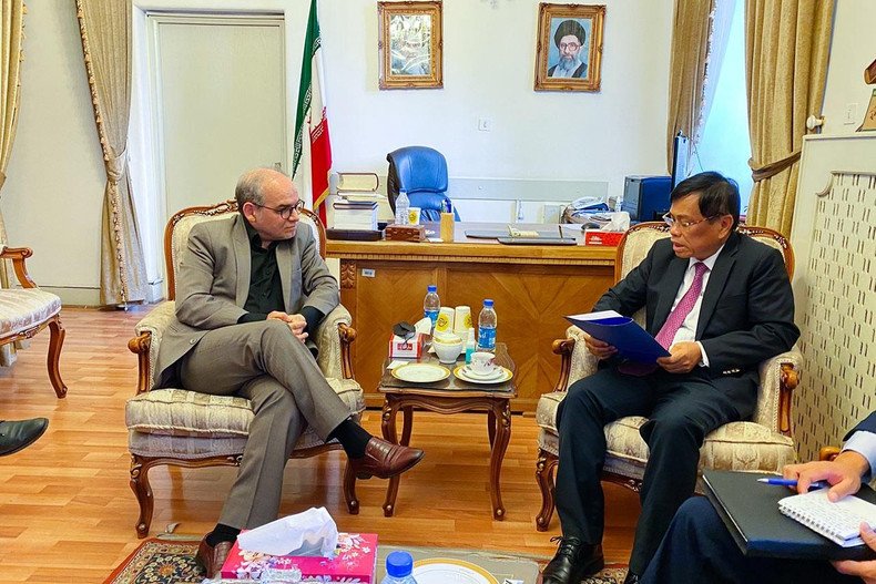 En la reunión entre Quoc Huy y Alavi Sabzevari. (Fotografía: baoquocte.vn) En la reunión entre Quoc Huy y Alavi Sabzevari. (Fotografía: baoquocte.vn)