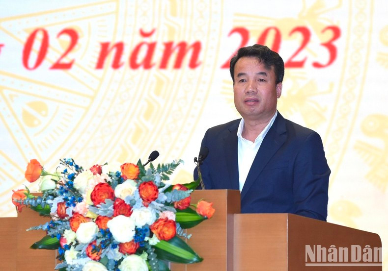 El director de Seguro Social de Vietnam, Nguyen The Manh. El director de Seguro Social de Vietnam, Nguyen The Manh.