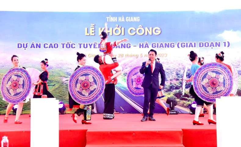 Espectáculo artístico en el evento. Espectáculo artístico en el evento.