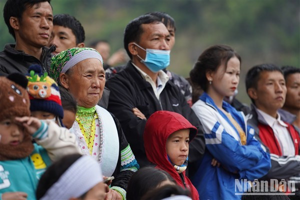 Los espectadores son de todas las edades. Los espectadores son de todas las edades.