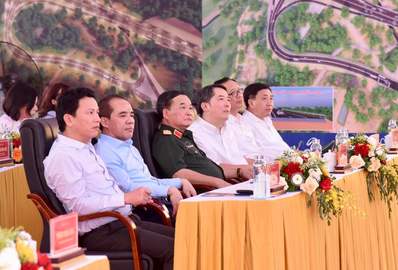 Delegados al acto. Delegados al acto.