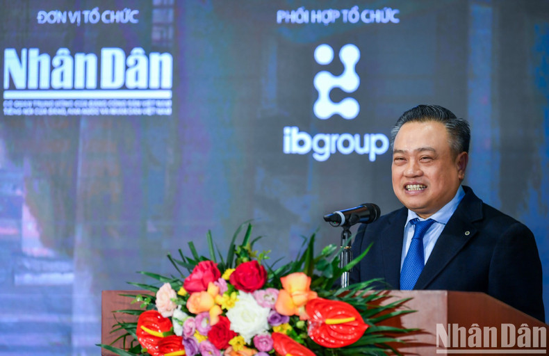 El presidente del Comité Popular de Hanói, Tran Sy Thanh, habla en la ceremonia.