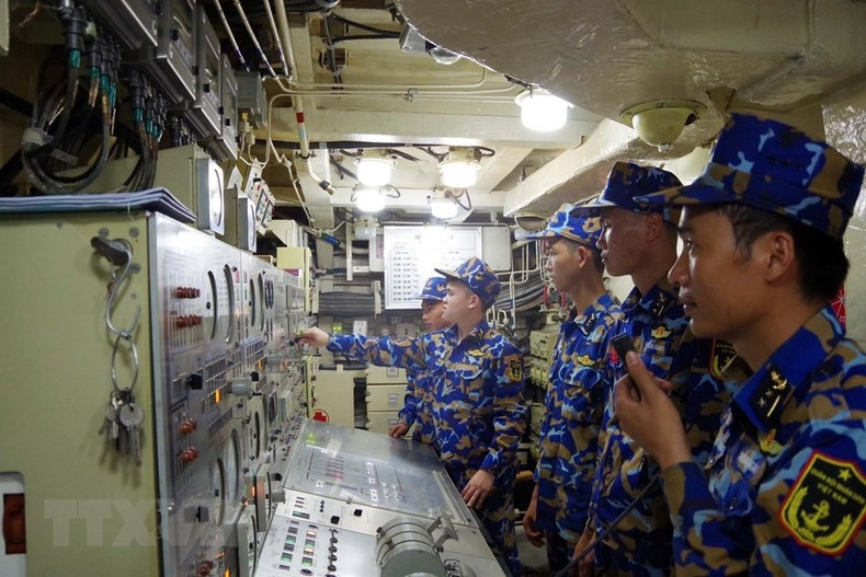 También están siempre en posición de combate. También están siempre en posición de combate.