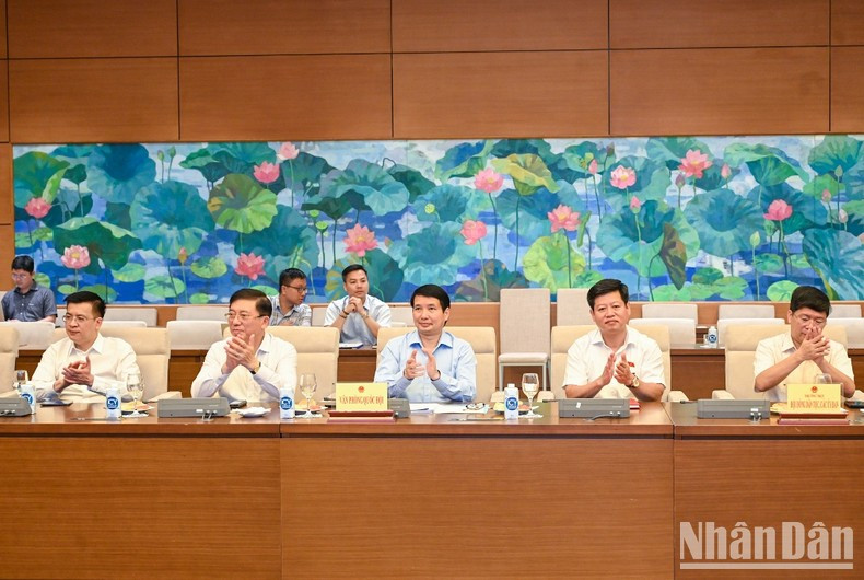 Representantes de los organismos del Parlamento.