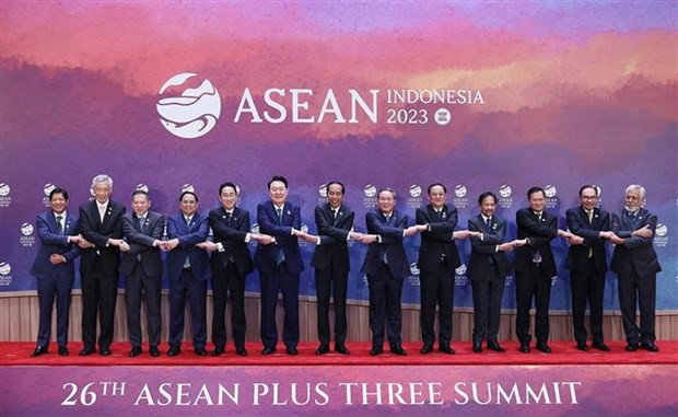 Jefes de delegaciones de países asistentes a la Cumbre Asean+3. (Fotografía: VNA) Jefes de delegaciones de países asistentes a la Cumbre Asean+3. (Fotografía: VNA)