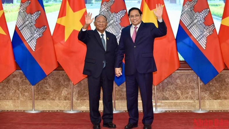 El primer ministro de Vietnam, Pham Minh Chinh, recibió al presidente de la Asamblea Nacional de Camboya, Heng Samrin. (Fotografía: Nhan Dan) El primer ministro de Vietnam, Pham Minh Chinh, recibió al presidente de la Asamblea Nacional de Camboya, Heng Samrin. (Fotografía: Nhan Dan)