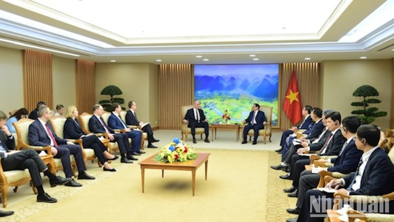 Escena de la reunión. Escena de la reunión.