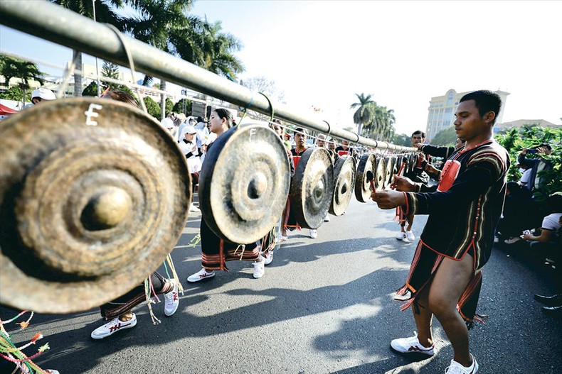 El sonido de los gongs resuena durante el Festival de Buon Me Thuot.