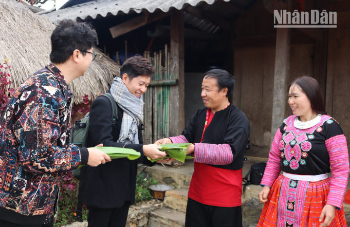 Normalmente cada familia elabora hasta cientos de unidades para disfrutar y regalar a los visitantes. Normalmente cada familia elabora hasta cientos de unidades para disfrutar y regalar a los visitantes.