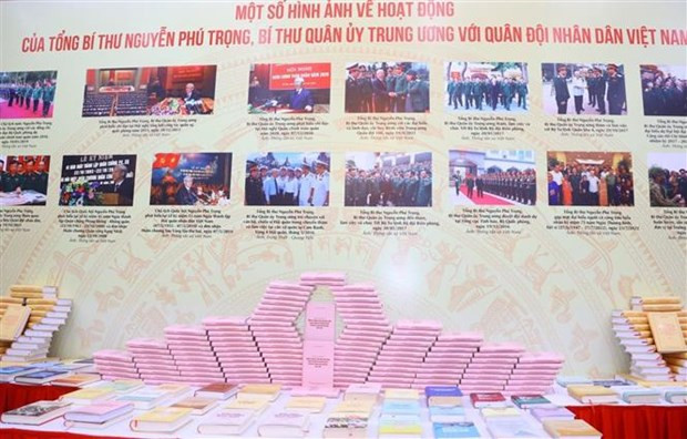 Área de exhibición de la obra del secretario general del Partido Comunista de Vietnam, Nguyen Phu Trong. (Fotografía: VNA)