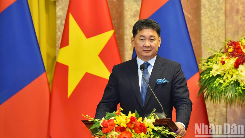 El presidente de Mongolia, Ukhnaagiin Khurelsukh, da palabras. El presidente de Mongolia, Ukhnaagiin Khurelsukh, da palabras.