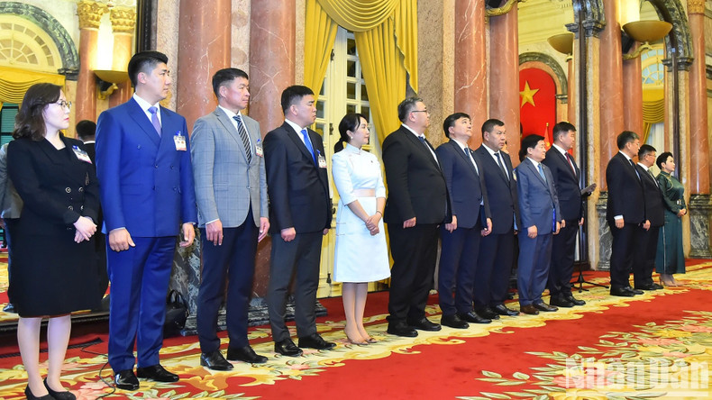 Miembros de la delegación de Mongolia. Miembros de la delegación de Mongolia.