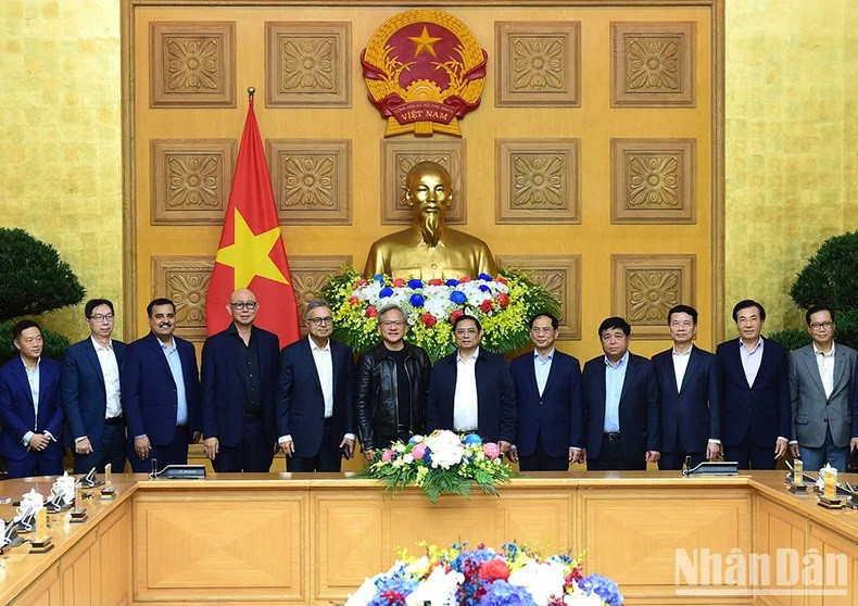 Los delegados de ambas partes. Los delegados de ambas partes.