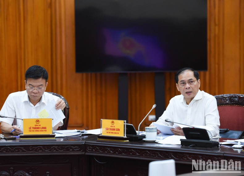 El vice primer ministro y titular de Relaciones Exteriores, Bui Thanh Son. El vice primer ministro y titular de Relaciones Exteriores, Bui Thanh Son.