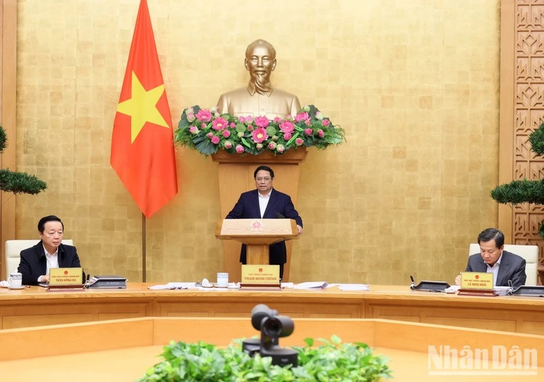 El premier Pham Minh Chinh preside la reunión.
