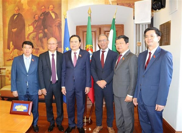 El vicepresidente permanente de la Asamblea Nacional de Vietnam, Tran Thanh Man, se reúne con Duarte Pacheco, expresidente de la Unión Interparlamentaria. El vicepresidente permanente de la Asamblea Nacional de Vietnam, Tran Thanh Man, se reúne con Duarte Pacheco, expresidente de la Unión Interparlamentaria.