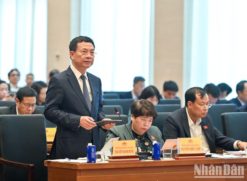 El ministro de Ciencia y Tecnología, Nguyen Manh Hung. El ministro de Ciencia y Tecnología, Nguyen Manh Hung.