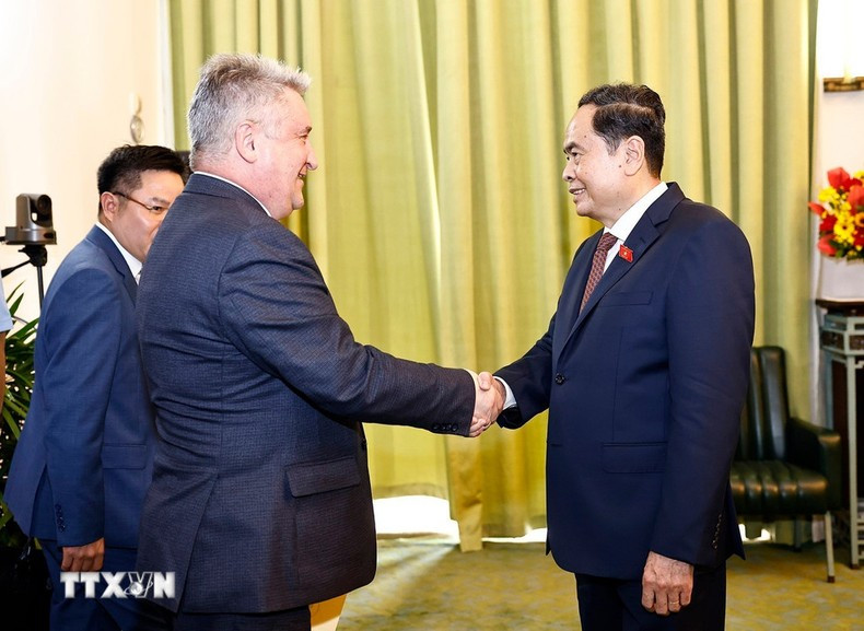 El jefe del Legislativo vietnamita y el vicepresidente de la Cámara baja de Bielorrusia. El jefe del Legislativo vietnamita y el vicepresidente de la Cámara baja de Bielorrusia.