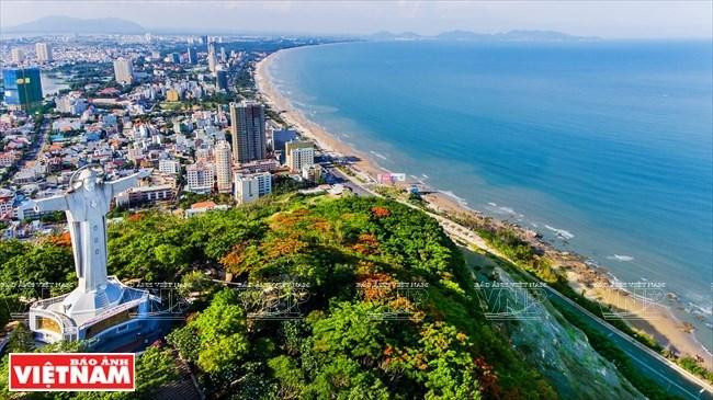 La playa de Bai Sau en la ciudad de Vung Tau posee amplias potencialidades para el turismo. La playa de Bai Sau en la ciudad de Vung Tau posee amplias potencialidades para el turismo.