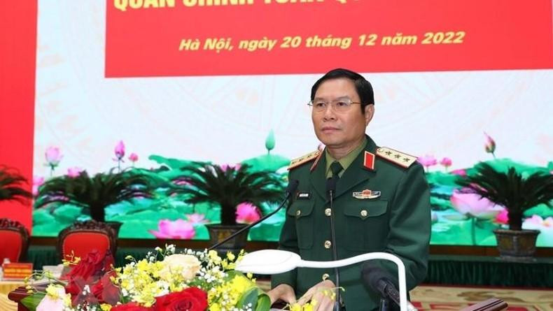 El teniente general Nguyen Tan Cuong, jefe del Estado Mayor General del Ejército Popular de Vietnam y viceministro de Defensa, presenta un informe. El teniente general Nguyen Tan Cuong, jefe del Estado Mayor General del Ejército Popular de Vietnam y viceministro de Defensa, presenta un informe.