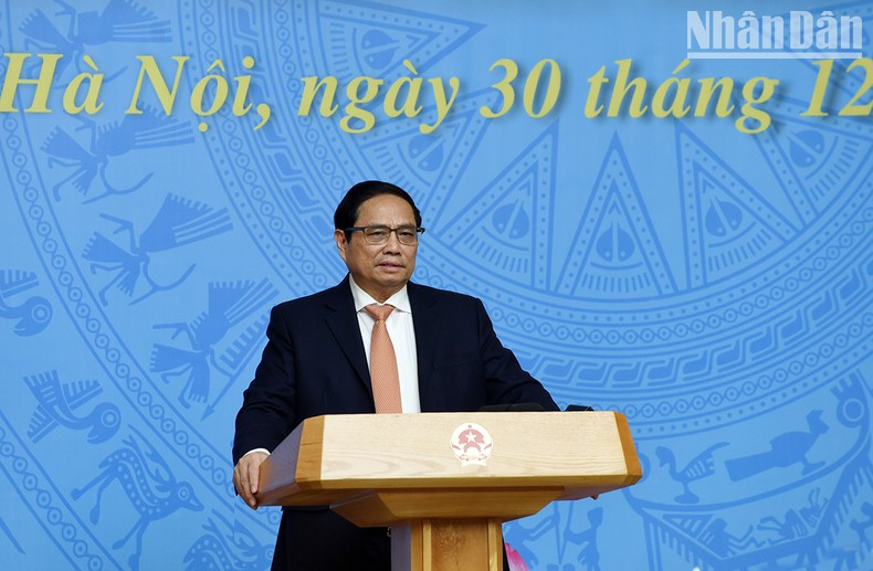 El jefe de Gobierno interviene en la reunión. El jefe de Gobierno interviene en la reunión.