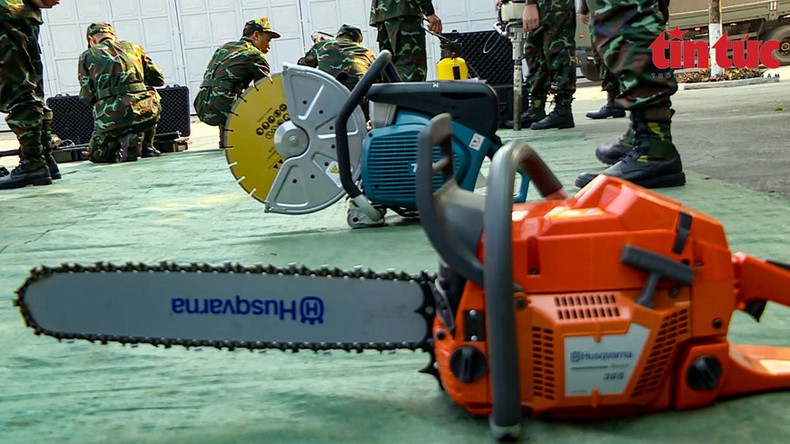 Las sierras y las cortadoras manuales son equipos indispensables.