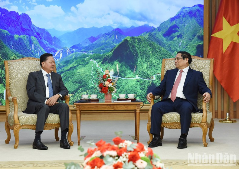 Escena de la reunión. Escena de la reunión.